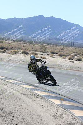 media/Dec-01-2025-Moto Forza (Mon) [[2daa91e15f]]/3-Beginner Group/Session 3 (Turn 16 Inside)/